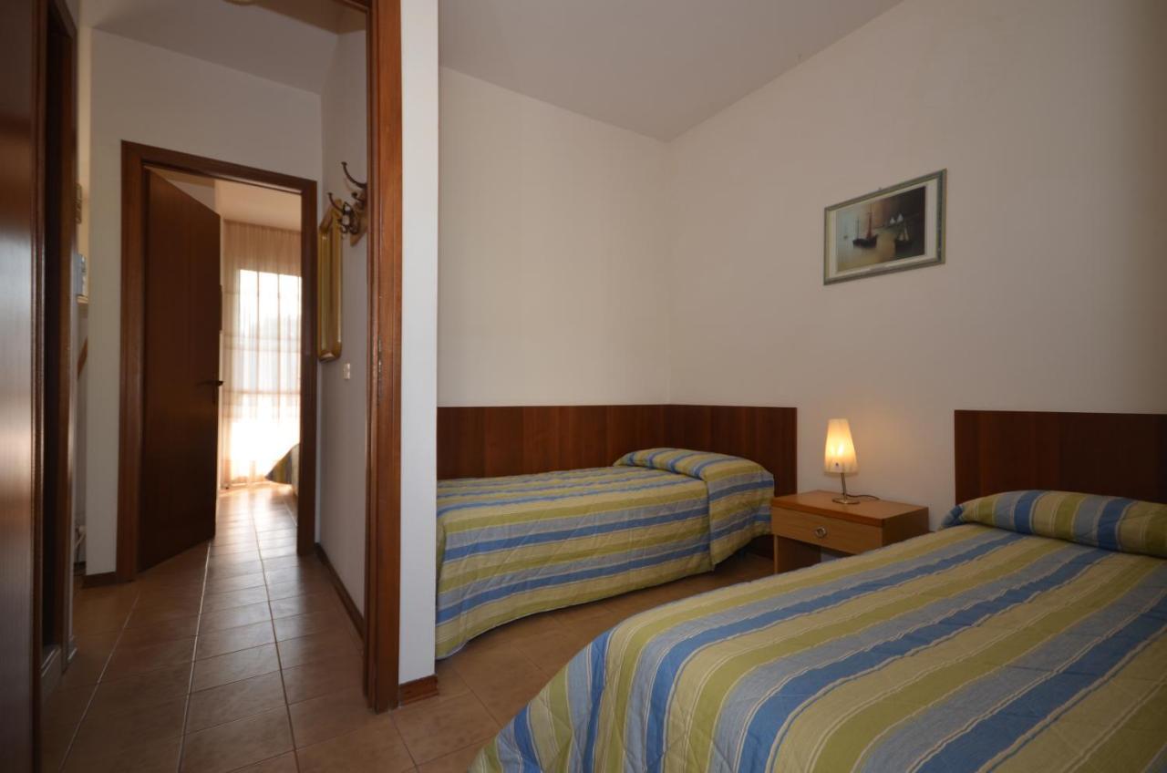 Appartamenti Sirio Via Pesci 6,8,14 Бибионе Экстерьер фото
