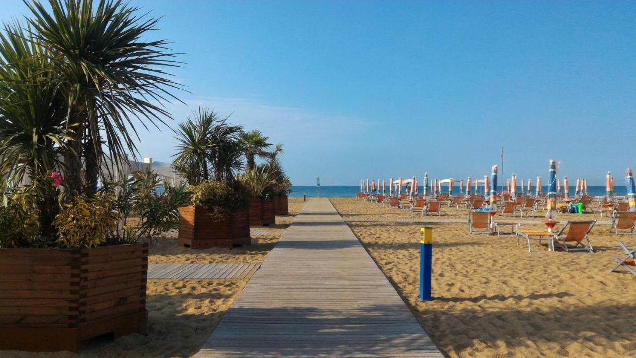 Appartamenti Sirio Via Pesci 6,8,14 Бибионе Экстерьер фото